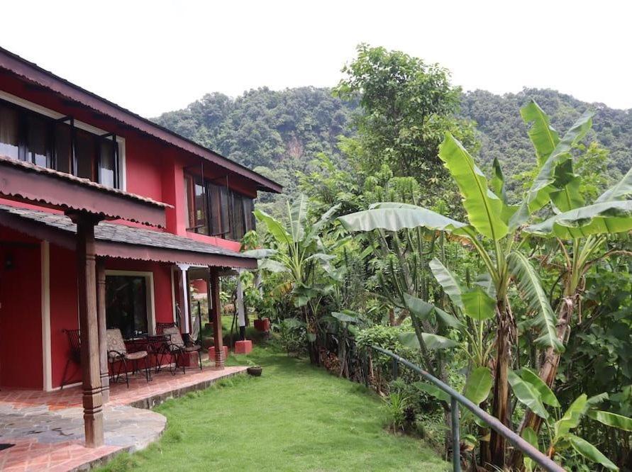 Castle Hotel Pokhara Ngoại thất bức ảnh